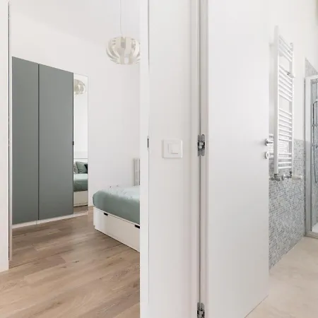 Appartement Duomo-centrale - Moderna, M1 E M3 A 250m