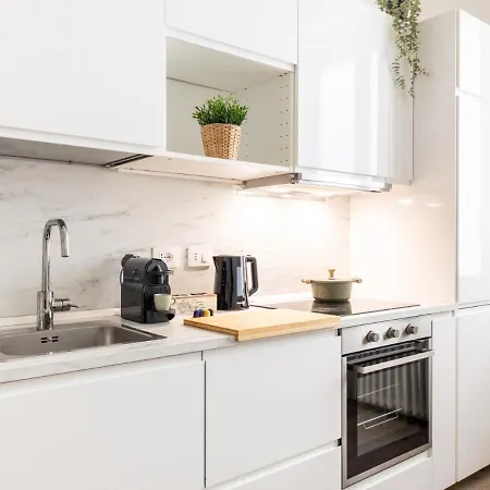 Duomo-centrale - Moderna, M1 E M3 A 250m * Милан